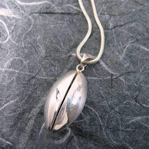Ladybug Pistachio 2 Pictures
 Locket Sterling Silver