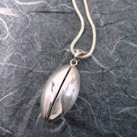 Ladybug Pistachio 2 Pictures
 Locket Sterling Silver